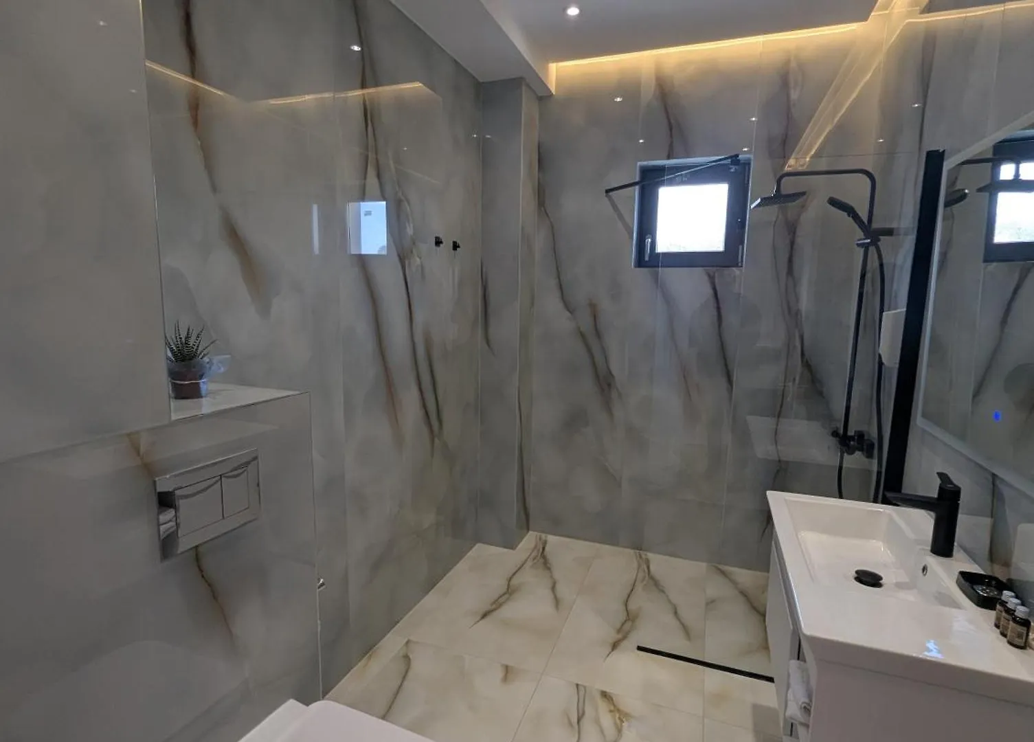 Zenith Dm 2 Otopeni Airport & Therme 0*,  Romania