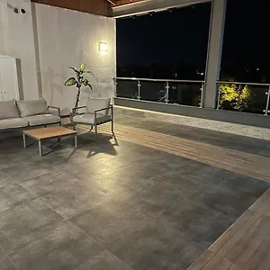 Apartment Das Penthouse Airport, Otopeni